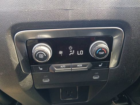 Used 2024 Chevrolet Tahoe Z71 w/ Luxury Package AWD/4WD image 27