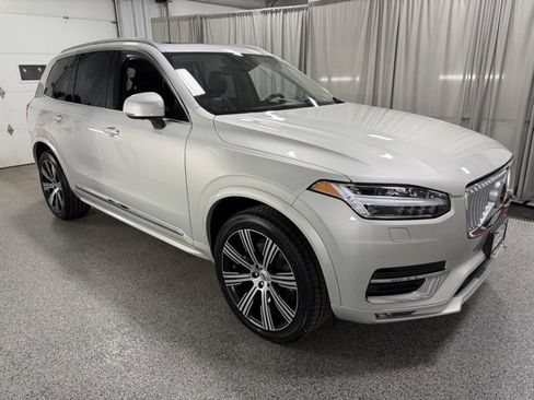 Used 2022 Volvo XC90 T6 Inscription w/ Advanced Package image 3