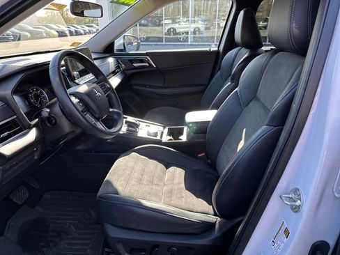 Used 2024 Mitsubishi Outlander SE AWD/4WD image 13