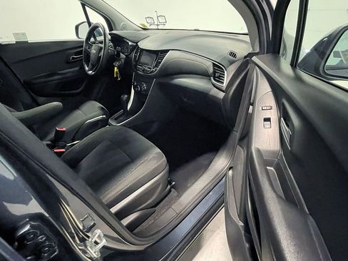Used 2022 Chevrolet Trax LS w/ Tint and Cruise Package AWD/4WD image 24