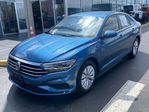 Used 2019 Volkswagen Jetta S w/ Driver Assistance Package image 4