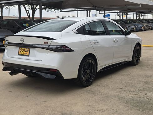 New 2026 Nissan Sentra SR FWD image 3