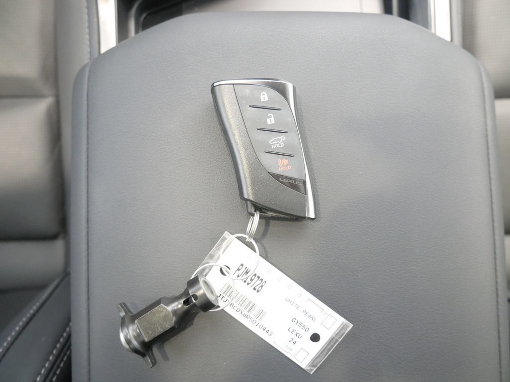 Certified 2024 Lexus GX 550 w/ Accessory Package (Z1) AWD/4WD image 35