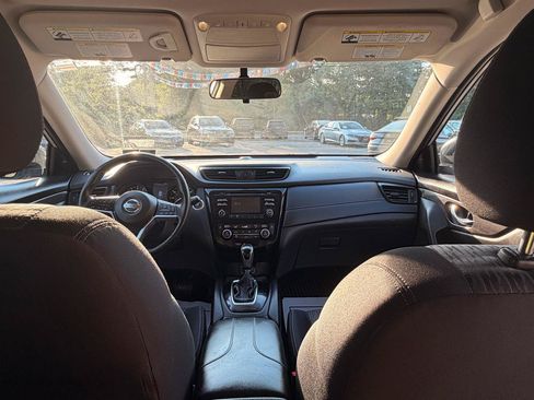 Used 2017 Nissan Rogue SV AWD/4WD image 27