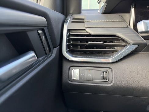 Used 2025 GMC Acadia Elevation image 19