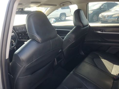 Used 2023 Toyota Camry SE image 11