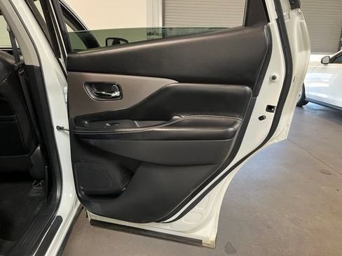 Used 2023 Nissan Murano SV AWD/4WD image 16