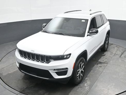 Used 2025 Jeep Grand Cherokee Limited image 42