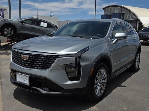 Used 2025 Cadillac XT4 Premium Luxury FWD image 1