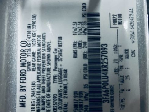 Used 2019 Ford Fusion SE FWD image 24