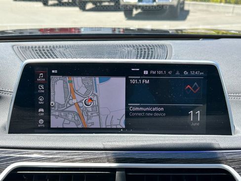 Used 2022 BMW 740i RWD image 21