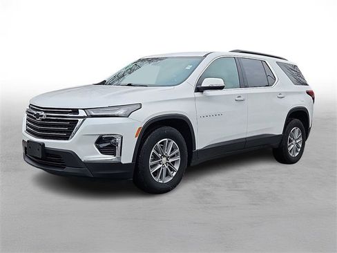 Certified 2023 Chevrolet Traverse LT image 3