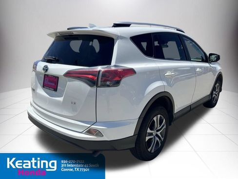 Used 2016 Toyota RAV4 LE FWD image 5