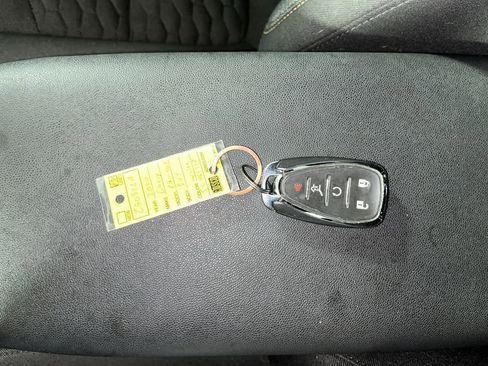 Used 2020 Chevrolet Equinox LT w/ Driver Convenience Package FWD image 23