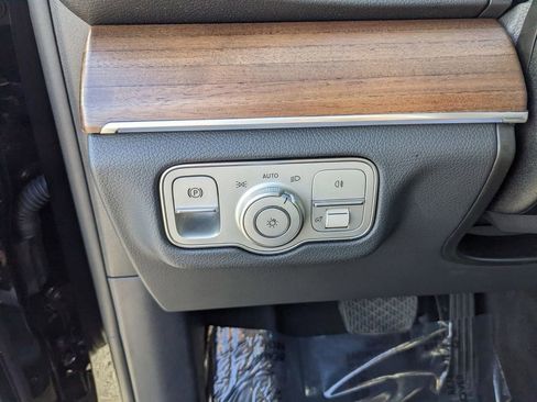 Used 2025 Mercedes-Benz GLE 350 4MATIC image 28