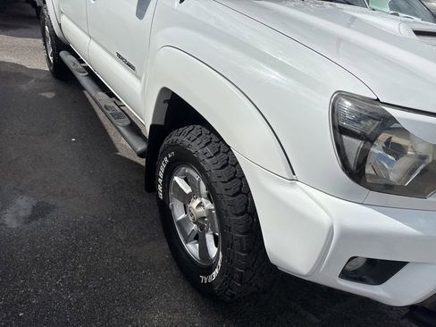 Used 2014 Toyota Tacoma 4x4 Double Cab w/ TRD Sport Package image 5