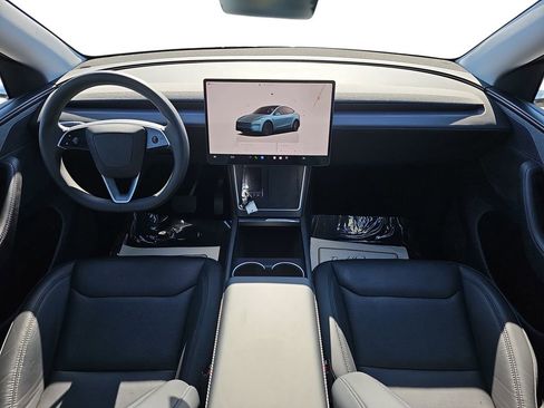 Used 2026 Tesla Model Y Premium image 12
