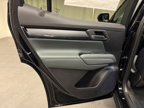 New 2026 GMC Terrain AT4 w/ LPO, Black Badging Package image 22