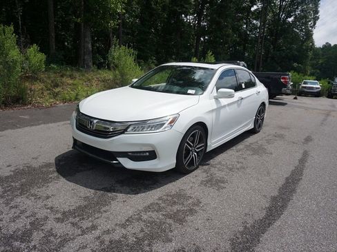 Used 2016 Honda Accord Touring image 23