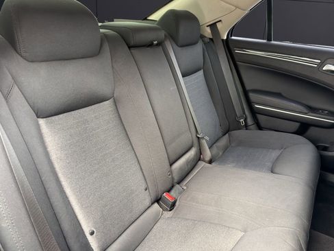 Used 2023 Chrysler 300 Touring w/ Sport Appearance Package image 20