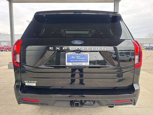 Certified 2025 Ford Expedition Active image 6