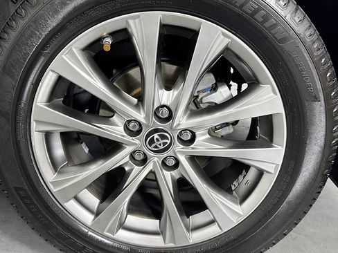 Used 2016 Toyota RAV4 Limited image 31