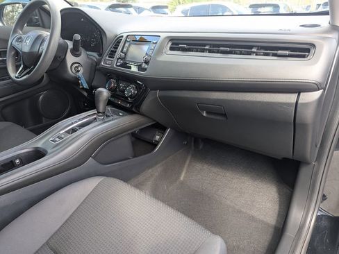 Used 2022 Honda HR-V LX image 9