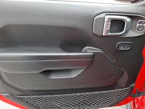 Used 2021 Jeep Gladiator Sport image 13