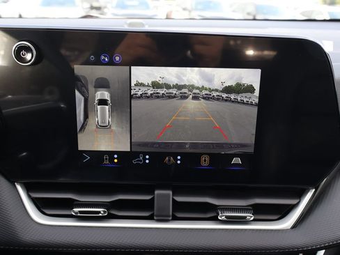 New 2027 Chevrolet Equinox LT w/ Convenience Package II FWD image 13