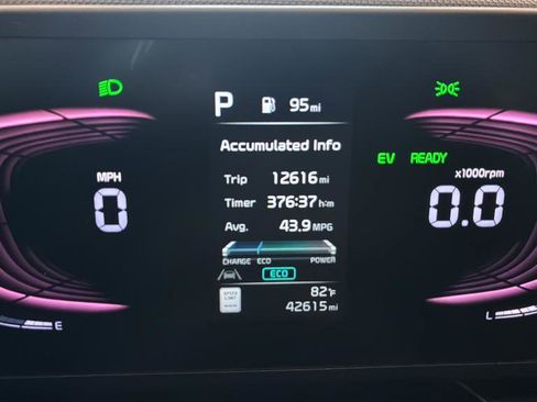 Used 2023 Kia Niro LX FWD image 24