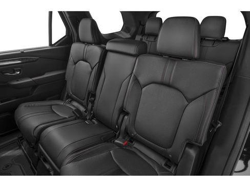 Used 2025 Honda Pilot Black Edition image 8
