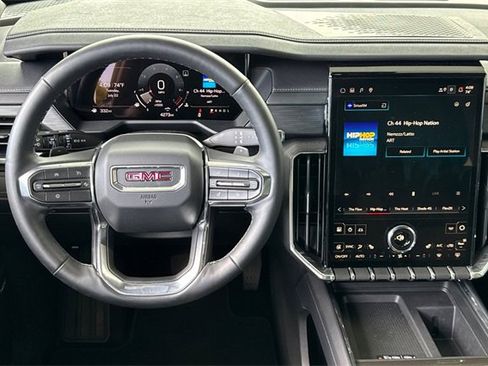 Used 2025 GMC Acadia Elevation image 14