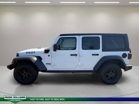 Used 2023 Jeep Wrangler Unlimited w/ Cold Weather Group AWD/4WD image 5