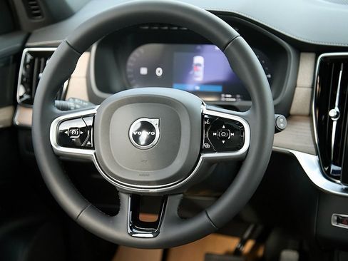 New 2026 Volvo XC90 T8 Plus image 26