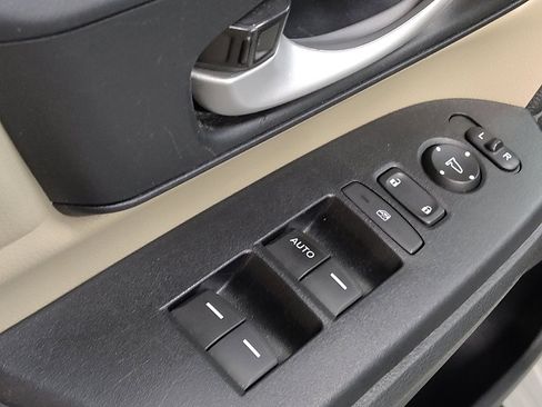 Used 2018 Honda CR-V LX image 27