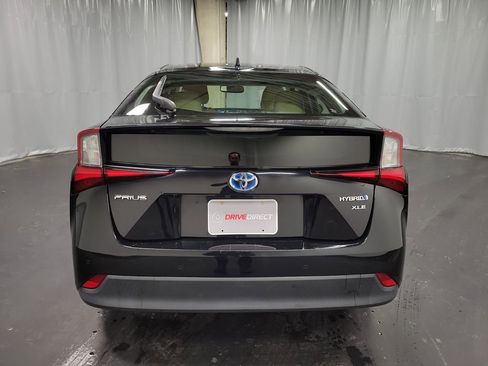 Used 2019 Toyota Prius XLE image 7