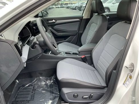 New 2026 Volkswagen Jetta SE FWD image 13