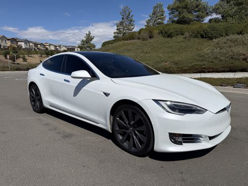 Used 2018 Tesla Model S 100D AWD/4WD image 15