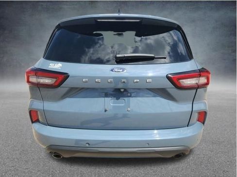 Used 2024 Ford Escape ST-Line w/ Tech Pack #1 FWD image 8