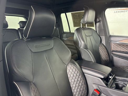 Used 2025 Jeep Grand Cherokee Summit image 30