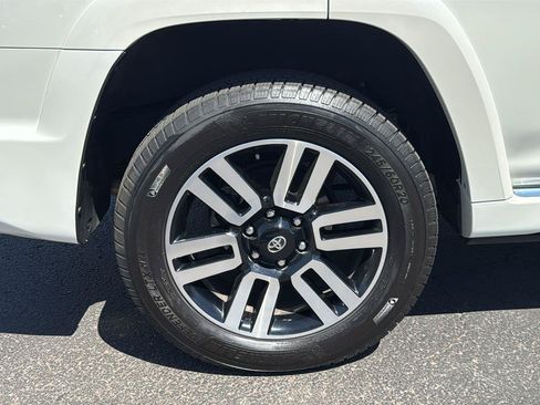 Certified 2022 Toyota 4Runner Limited AWD/4WD image 11