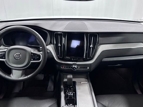 Certified 2025 Volvo XC60 B5 Plus image 5