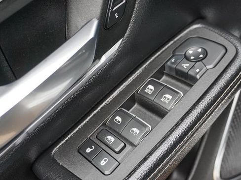 Used 2025 RAM 1500 Laramie AWD/4WD image 14