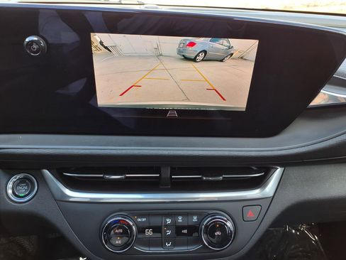 Used 2024 Buick Envista Preferred image 21