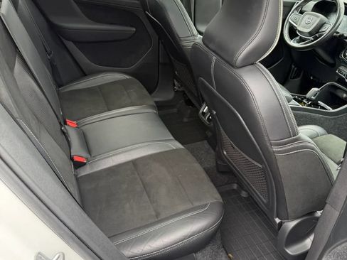Used 2020 Volvo XC40 T4 R-Design w/ Protection Package FWD image 19