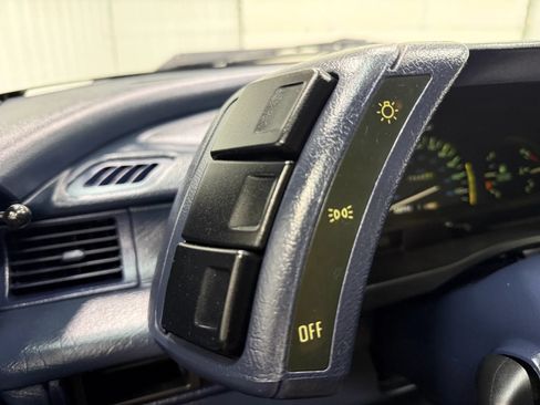 Used 1992 Geo Storm Hatchback FWD image 21