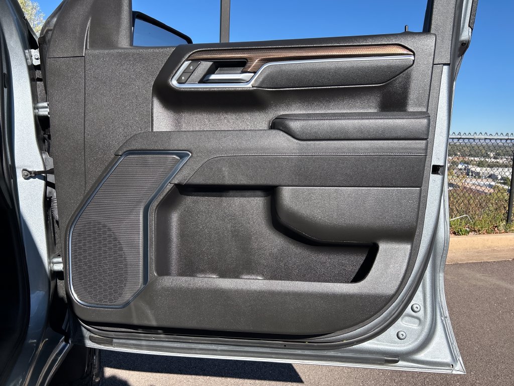 Used 2025 Chevrolet Silverado 1500 LT Trail Boss w/ Protection Package AWD/4WD image 32