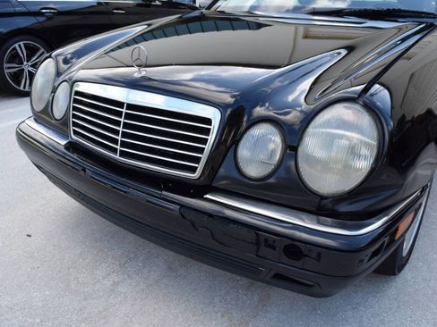 Used 1998 Mercedes-Benz E 320 Sedan image 9