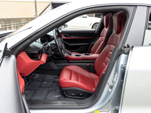 Certified 2021 Porsche Taycan 4S w/ Premium Package AWD/4WD image 24