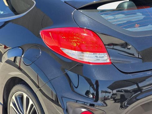 Used 2016 Hyundai Veloster Turbo FWD image 35